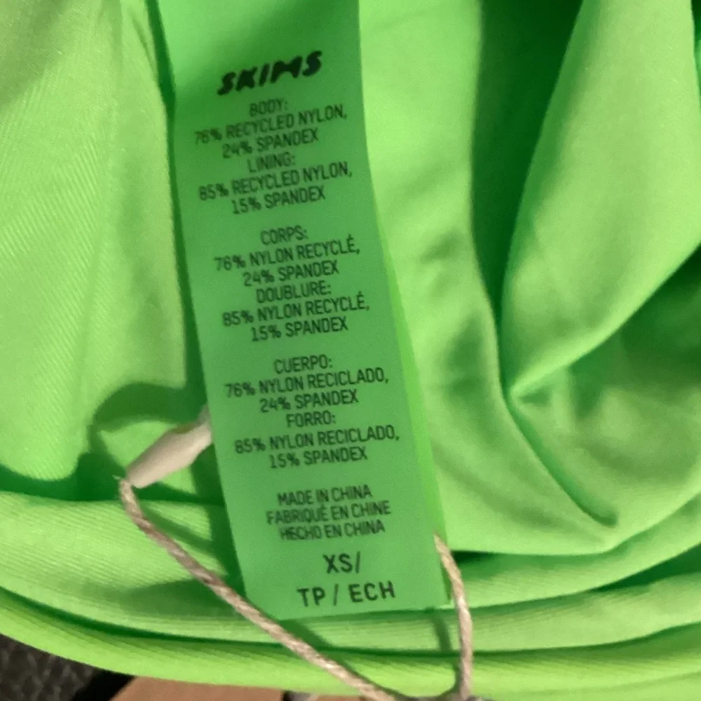 SKIMS Recycled Swim Ruched T-Shirt Neon Green Crop Top‎ XS TP-SHR-2789 NEW
